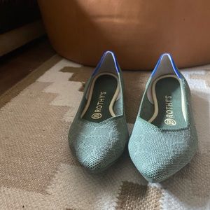 Rothy’s Point in Safari Green